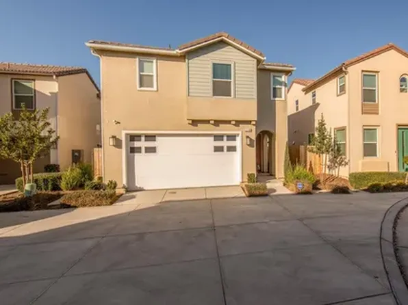 2770 Parkwall Ln, Clovis, CA 93619