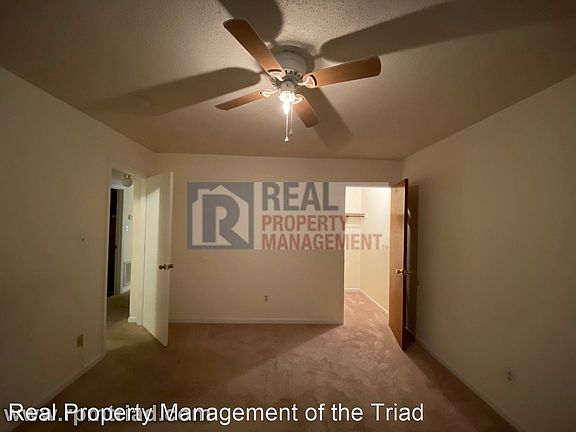 5th image of 1600 Oak Croft Dr #B