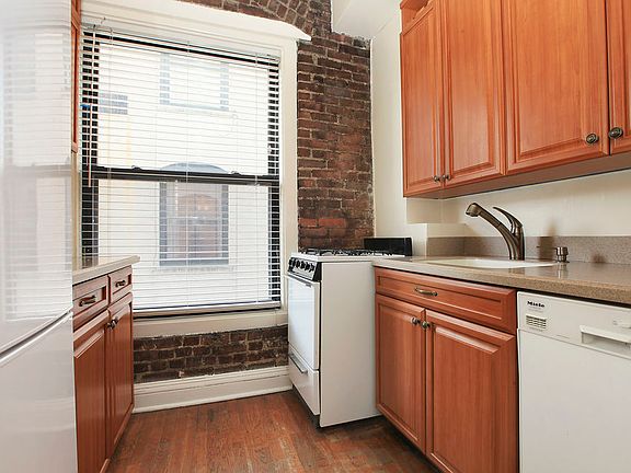 4th image of 72 E 93rd St APT 4B