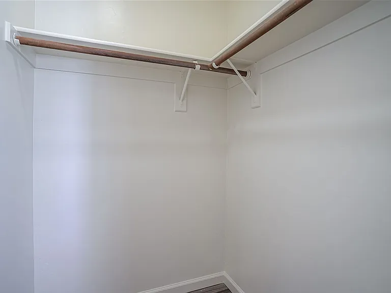645 Ash St — Photo 14