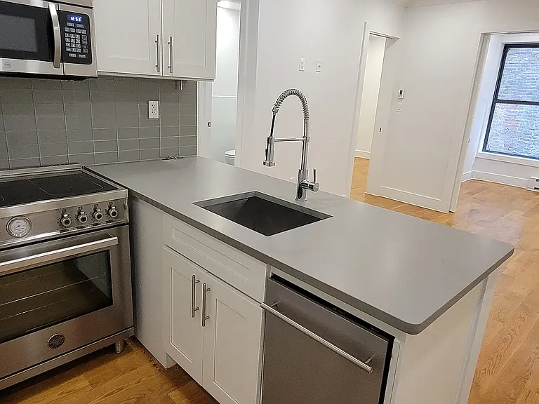 151 8th Ave #2D — Photo 3