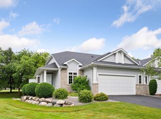 8820 Pointe Vista Dr, Victoria, MN 55386