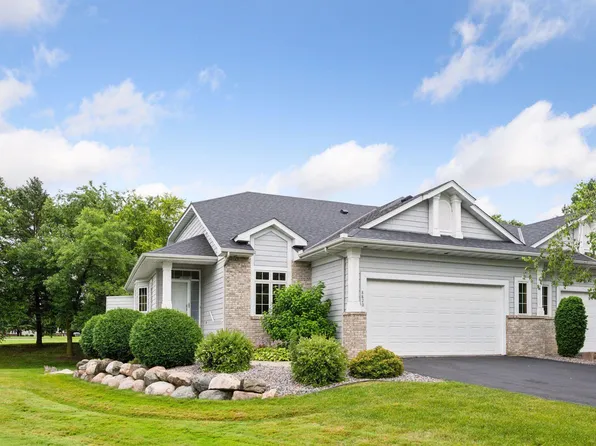 8820 Pointe Vista Dr, Victoria, MN 55386