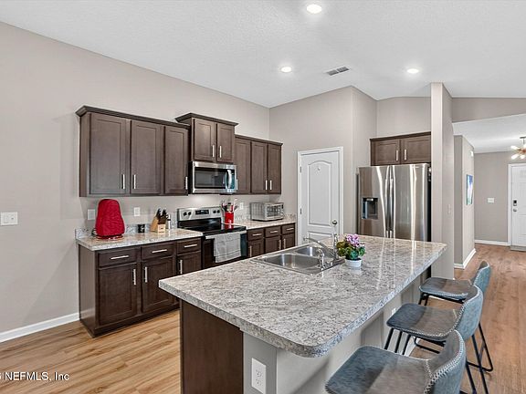 4th image of 7784 MEADOW WALK Lane