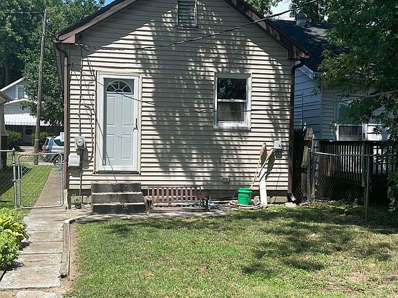 2nd image of 1501 E Illinois St
