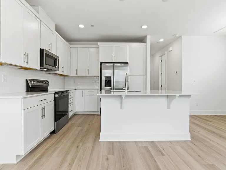 309 Lynwood Station Blvd — Photo 6