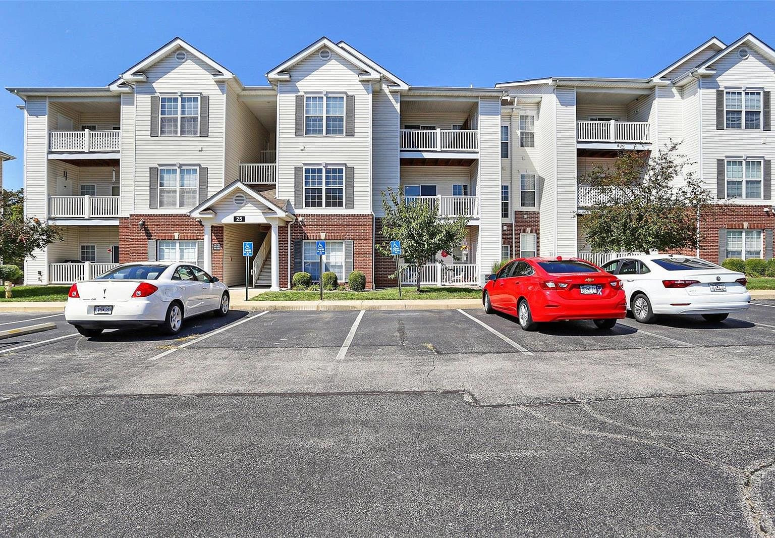 25 Kassebaum Ln APT 202, Saint Louis, MO 63129 Zillow