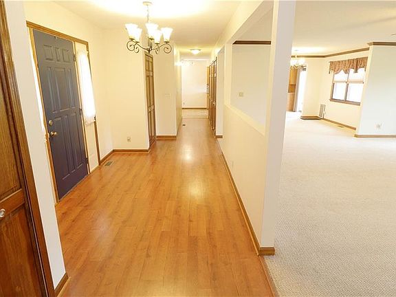 3rd image of 613 Dorn Dr