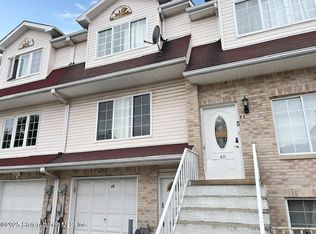 46 Meadow Ln #B13, Staten Island, NY 10306
