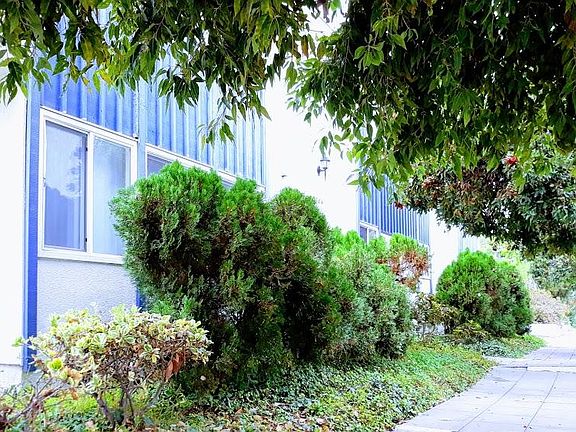 3rd image of 3704 Promontory St APT 6