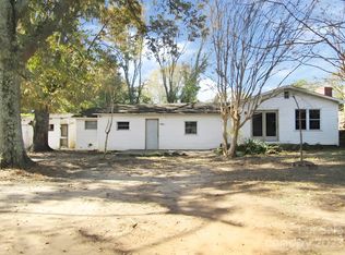 2761 Mount Olive Church Rd, Newton, NC 28658