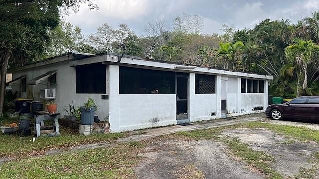 1st image of 5018 SW 28th Avenue