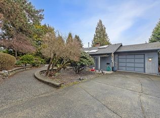 749 Carleton Dr, Pt Moody, BC V3H3K7