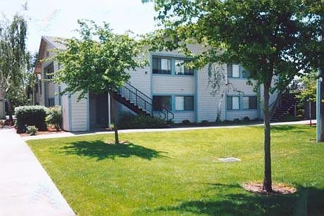 Canyon Manor — Photo 4