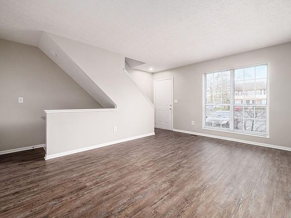 4th image of 7754 Deercrest Ct