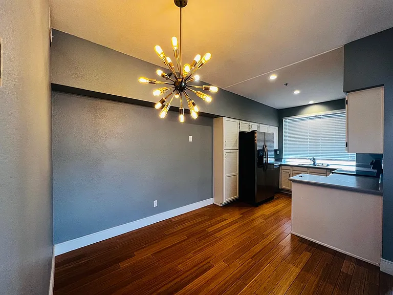 Dining area/kitchen