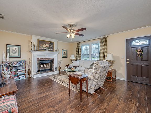 4th image of 720 Stewart Valley Dr