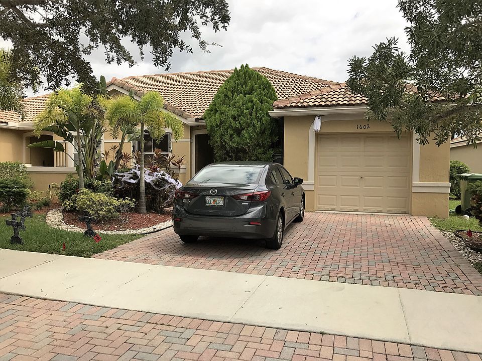 1st image of 1602 Orion Ln