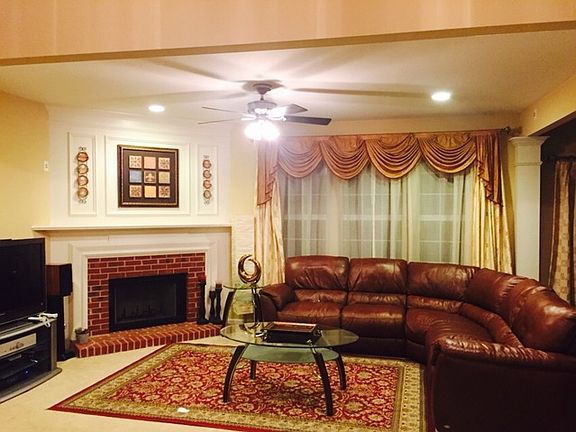 3rd image of 3207 Drury Ln