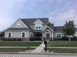 3902 Rockledge Rd, Bloomington, IL 61705