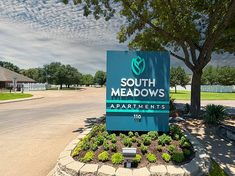 South Meadows Apartments — Photo 22