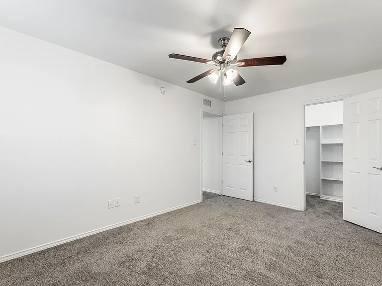 Villa del Sol Apartments — Photo 7