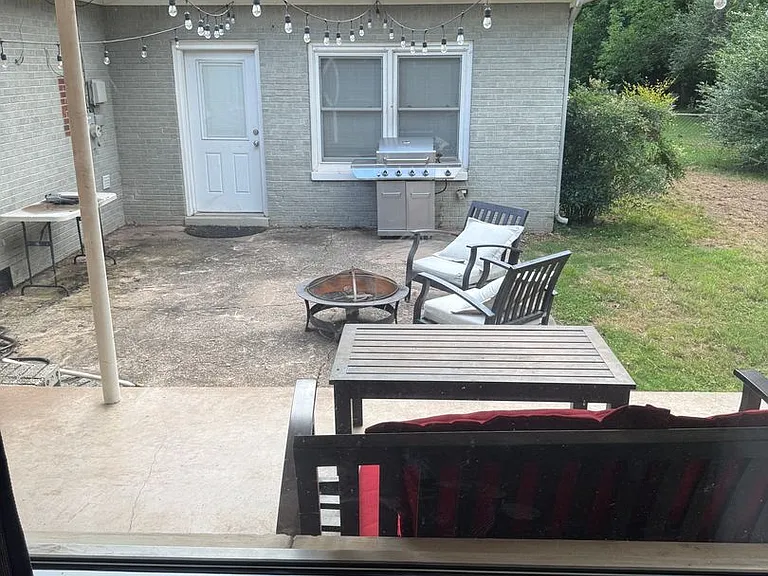 1215 Westlawn Dr — Photo 25