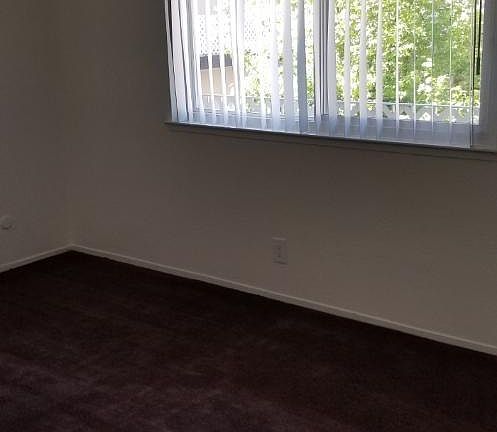 4th image of 25341 Cypress Ave