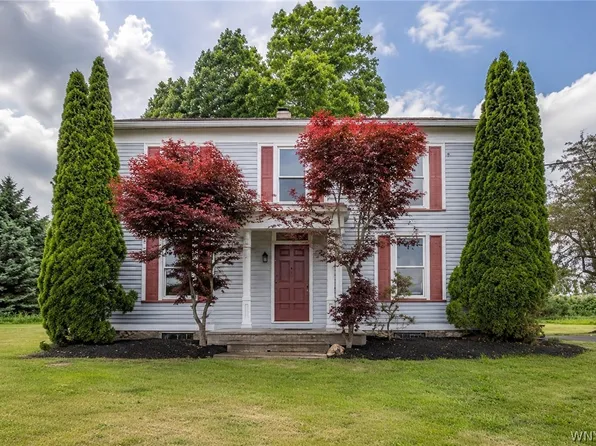 9380 Warsaw Rd, Le Roy, NY 14482