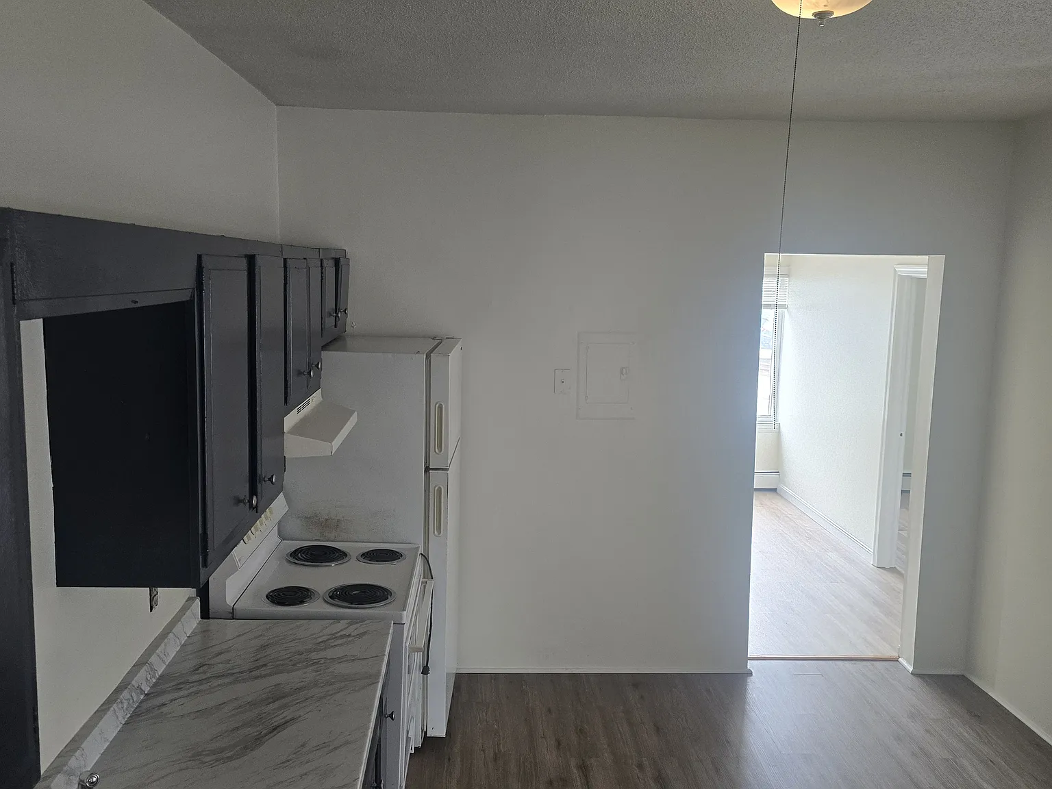 2 bed, 900 sqft, $1,795 — Photo 2