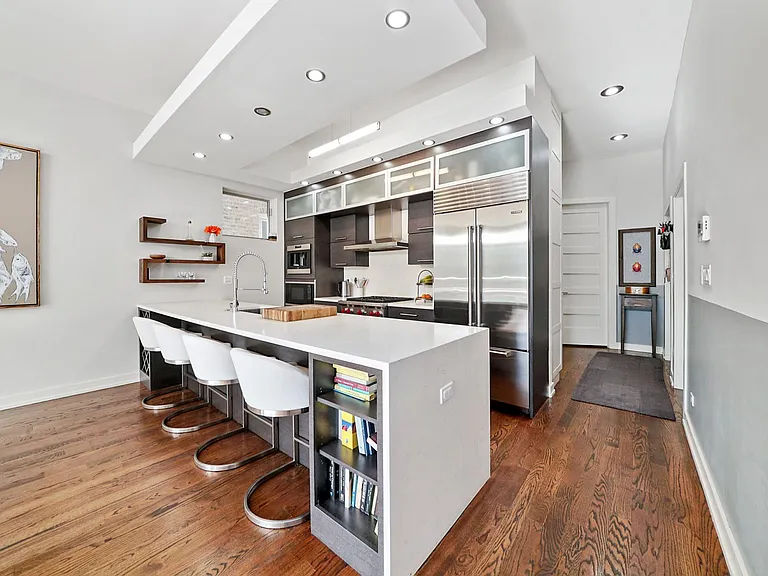 1113 N Ashland Ave #1 — Photo 3