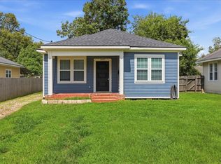6657 Washington St, Groves, TX 77619