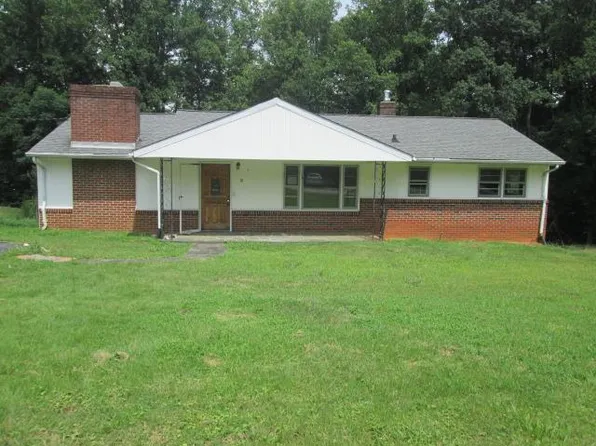 111 Salmon St, Martinsville, VA 24112