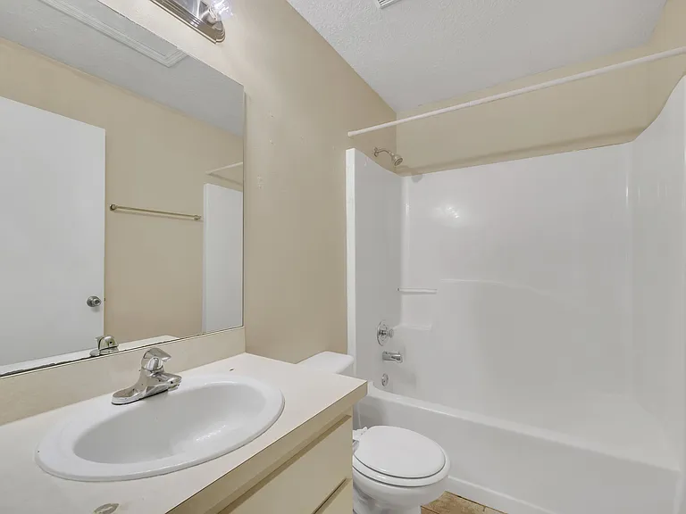 1744 E Line St #102 — Photo 1
