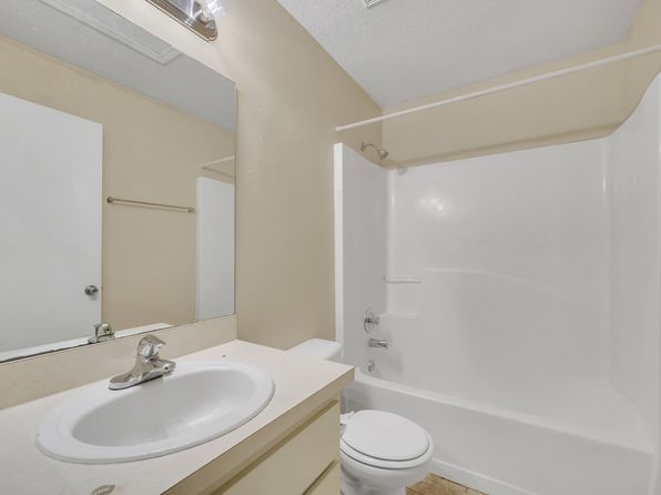 1744 E Line St APT 102