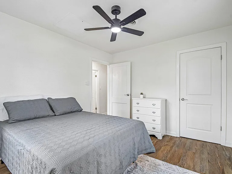 605 Bishop St — Photo 19