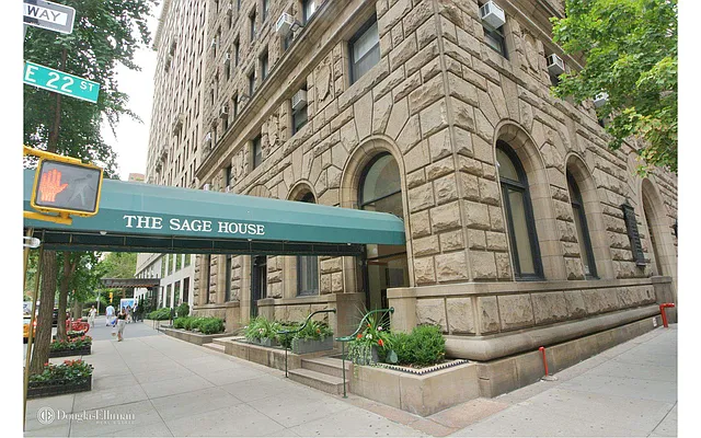 Sold by Douglas Elliman | media 14