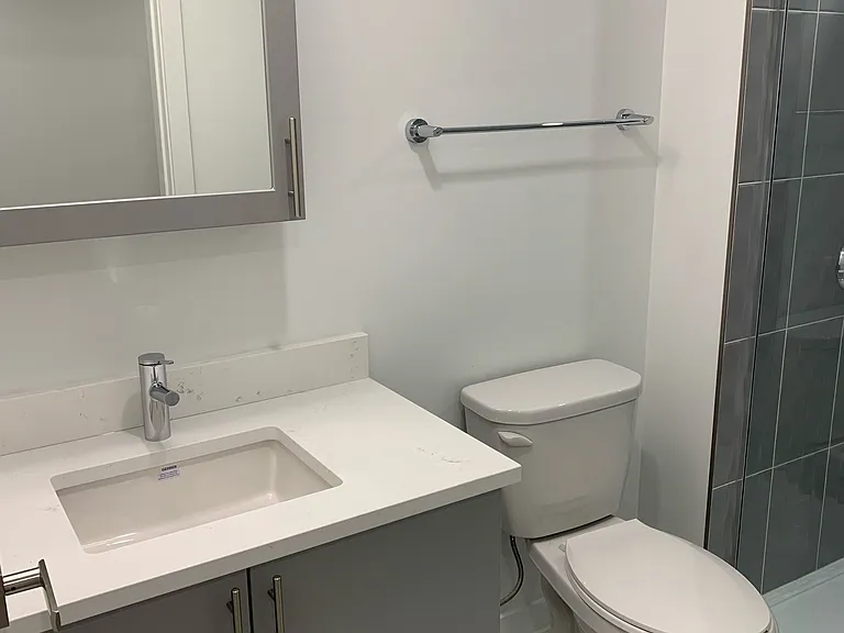 340 Queen St #408 — Photo 7