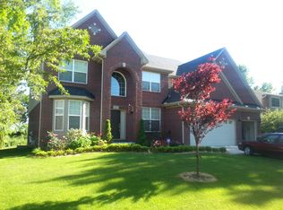 2137 Babcock Dr, Troy, MI 48084