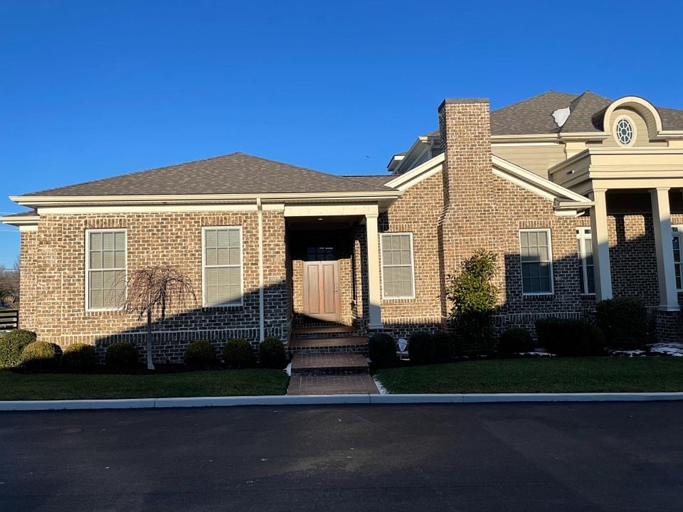 1st image of 3423 Country Club Dr