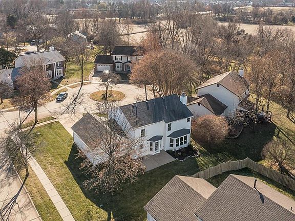5th image of 7 Waterlily Ct