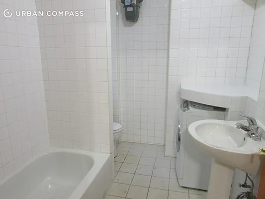 Rented by Compass | media 24