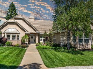 831 Santa Cruz Dr, Redding, CA 96003