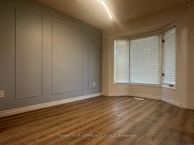 9 Buchanan Cres — Photo 4