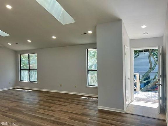 3rd image of 2304 Wake Forest St APT C