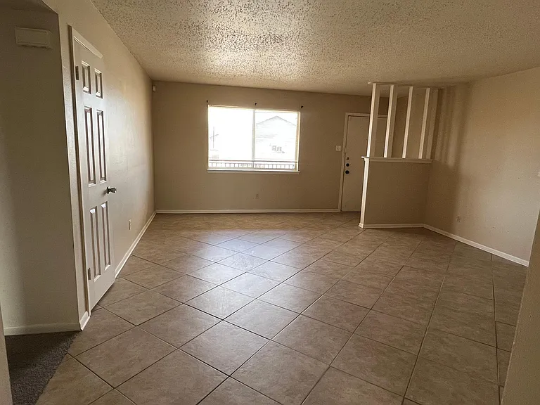 2110 Hunt Dr #D — Photo 4
