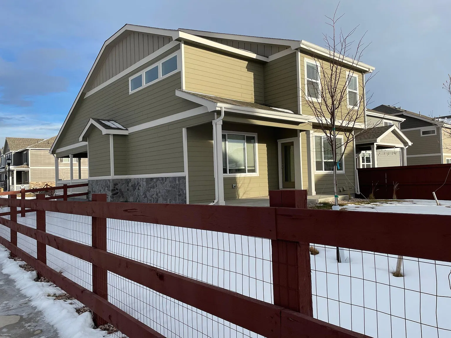 4 bed, 2576 sqft, $2,900 — Photo 4