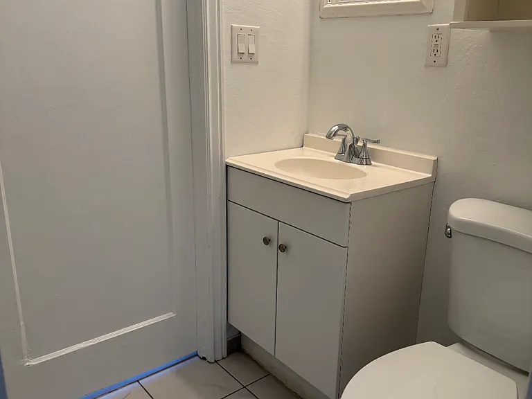 1126 Leggett St — Photo 12