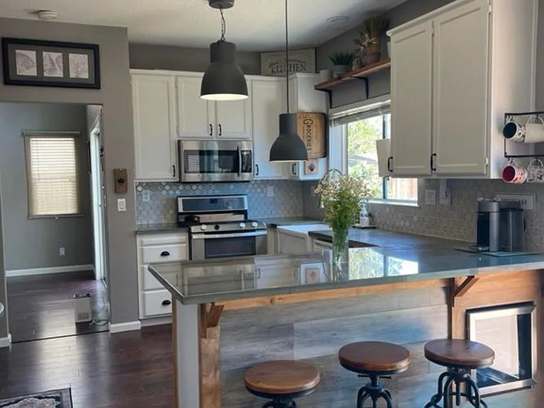 9441 Lakewind Ln — Photo 3