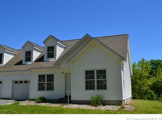 7 Fiddlehead Dr, New Milford, CT 06776